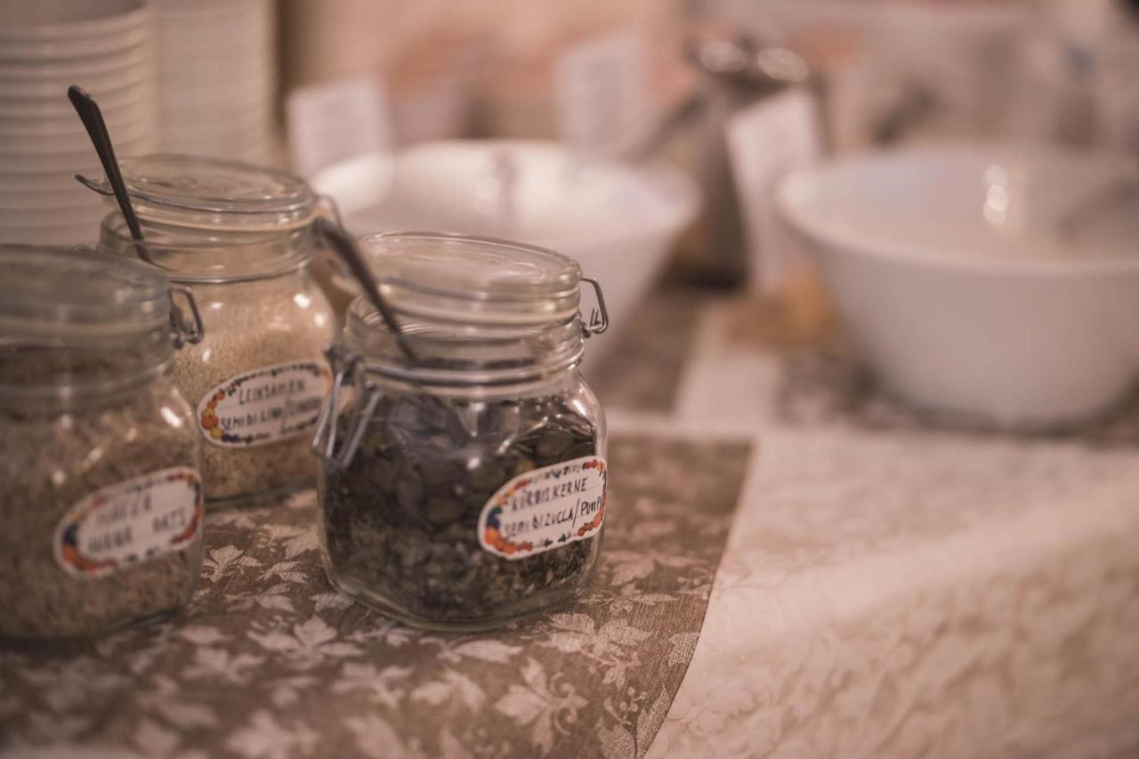 Emma Historic Hotel Villabassa Ngoại thất bức ảnh