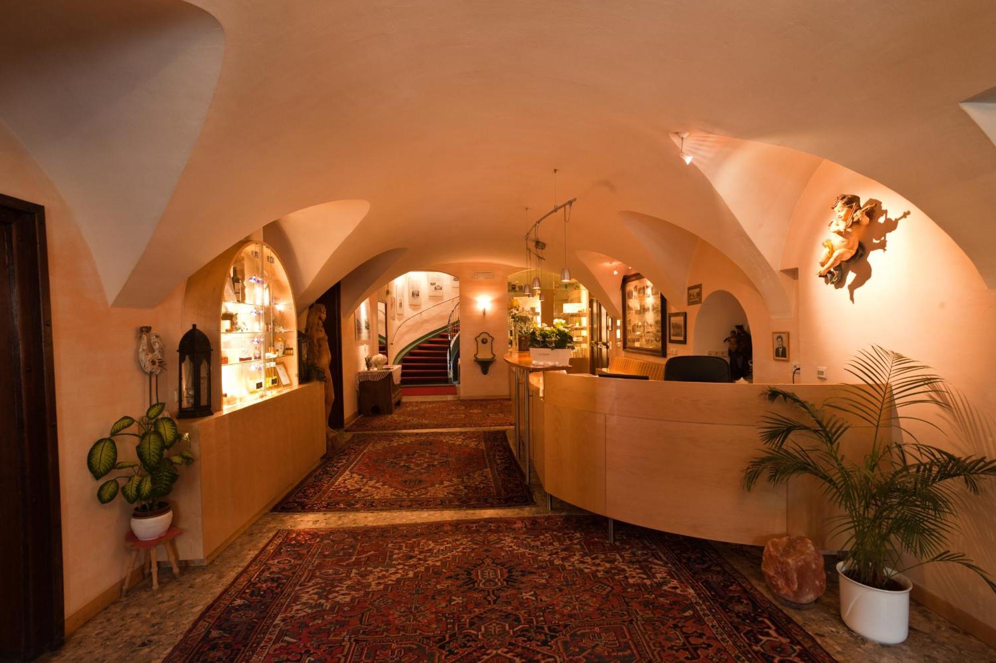 Emma Historic Hotel Villabassa Ngoại thất bức ảnh